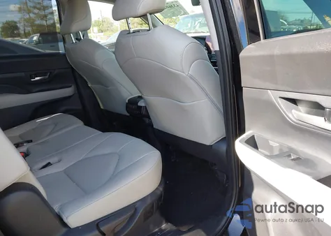 2025 Toyota Grand Highlander Xle z USA, uszkodzony, nr VIN 5TDAAAA56SS030380